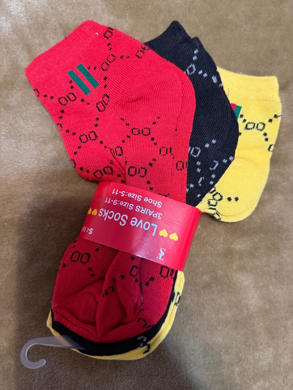 Love Rocks 3-Pack Ankle Socks - Red, Black, Yellow